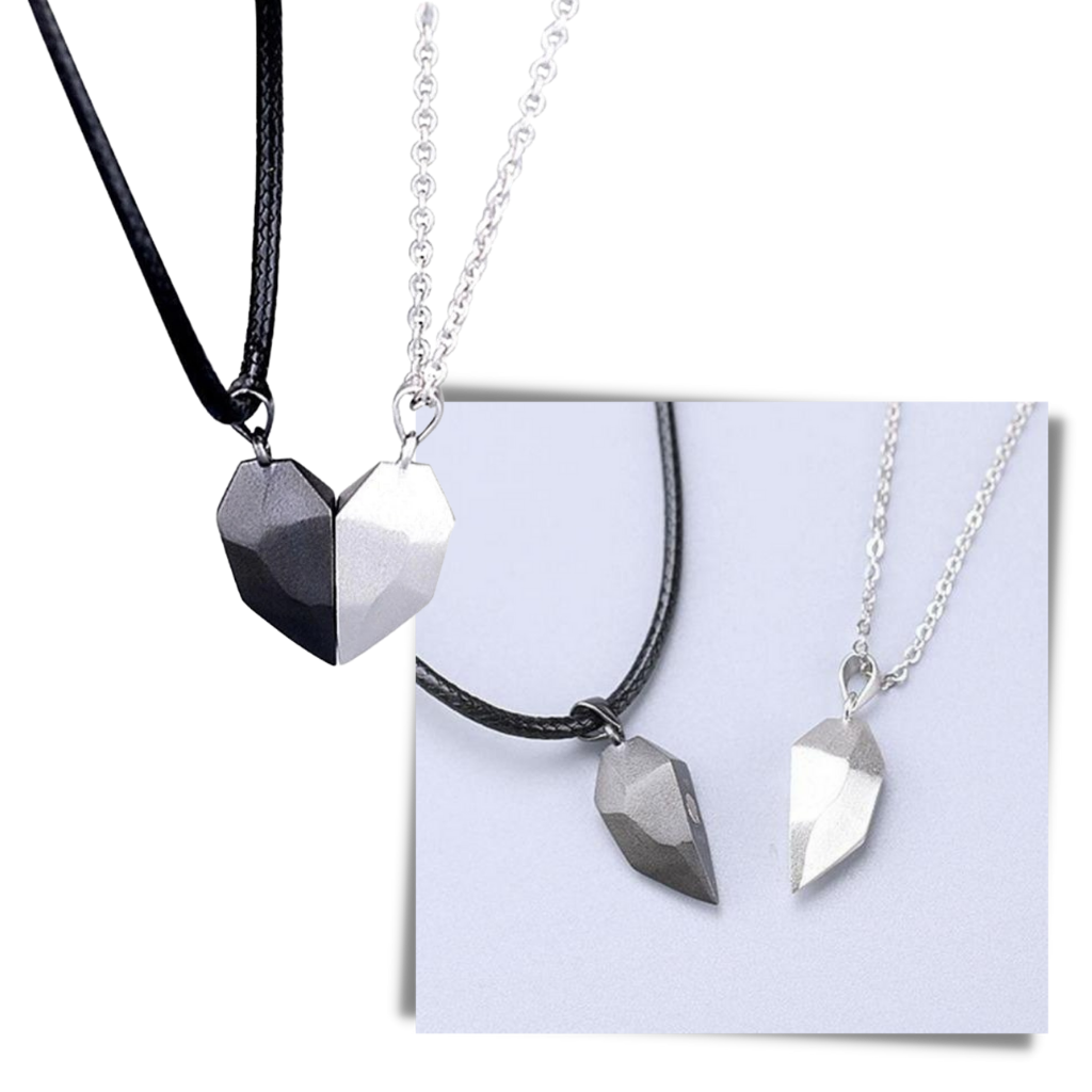 Pair of Magnetic Necklaces - Ozerty
